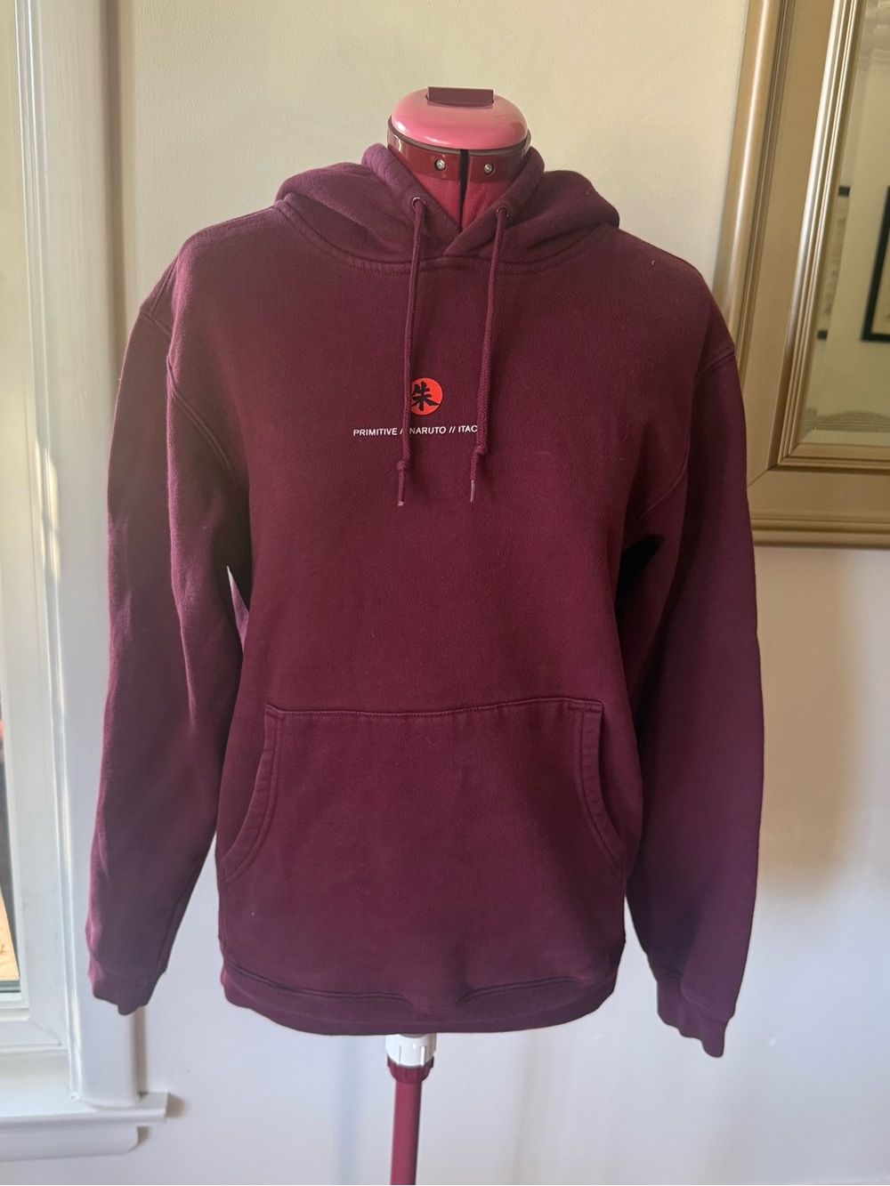 UNISEX PRIMITIVE NARUTO ITACHI MAROON GRAPHIC HOODIE